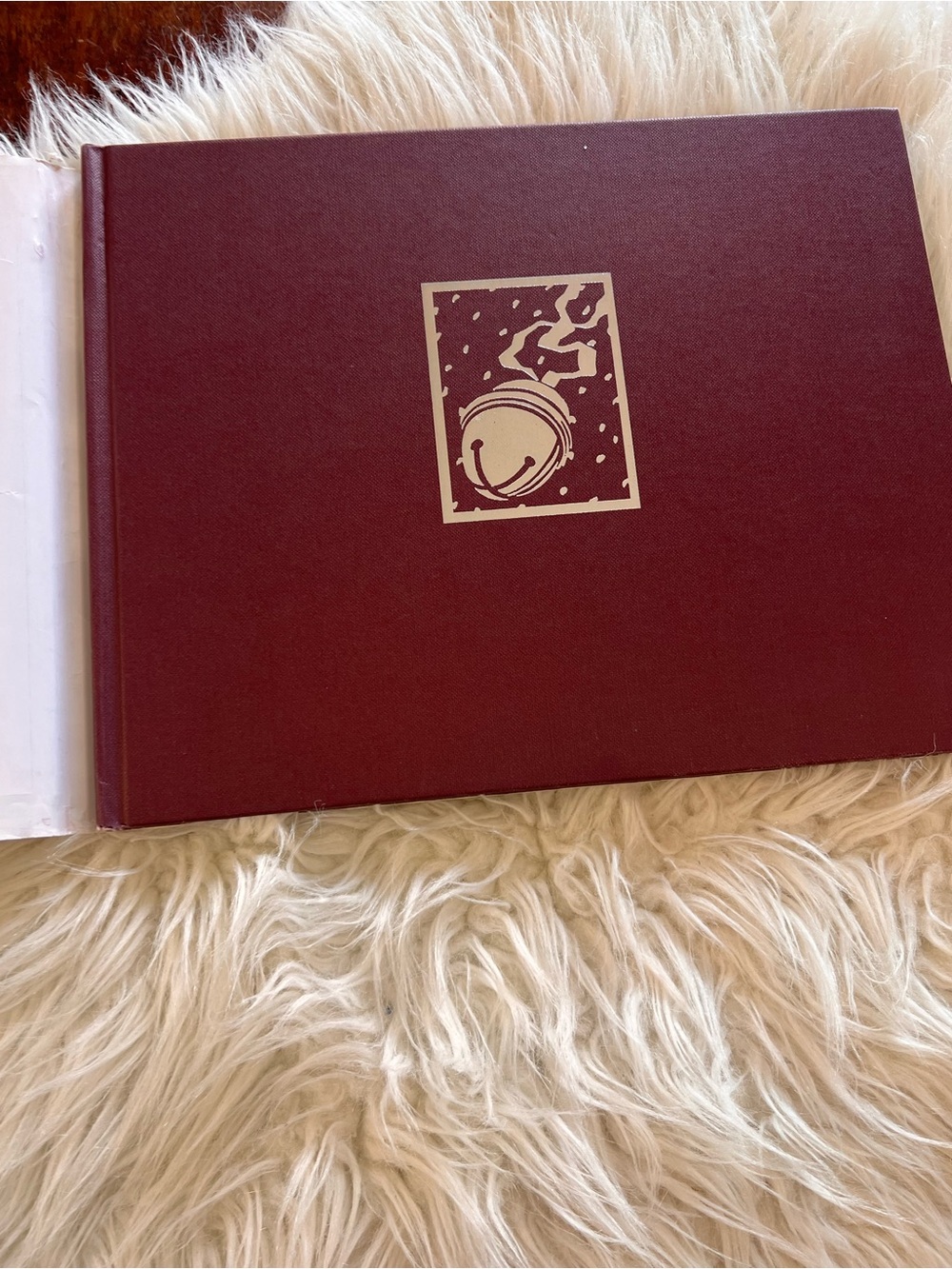The Polar Express Hardcover 25th anniversary edition - Picture 10 of 11